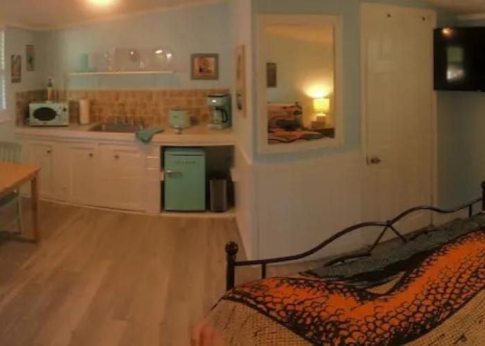 Neptune's Grotto Waterfront Retreat