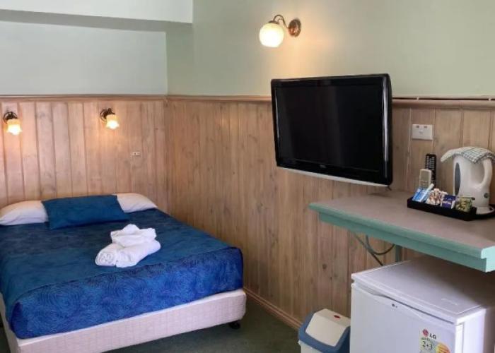 Paddle Steamer Motel