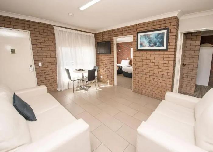 Jacaranda Motel & Holiday Units