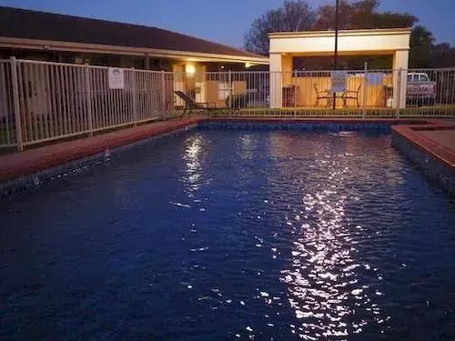 Jacaranda Motel & Holiday Units