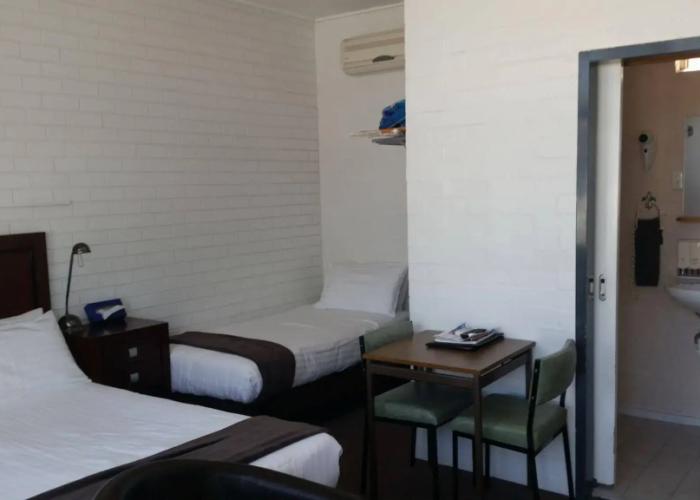 Sun Centre Motel