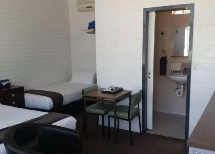 Sun Centre Motel