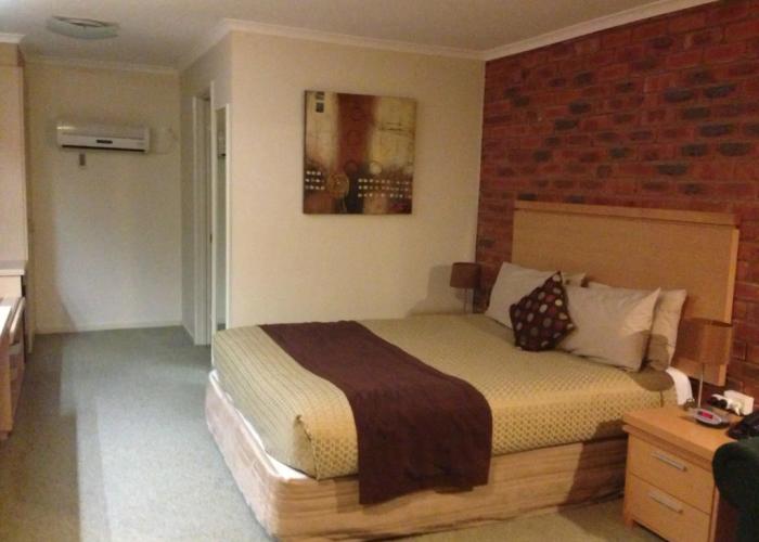 Australian Settlers Motor Inn