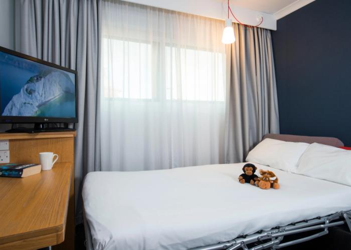 Holiday Inn Express Swindon - West by IHG