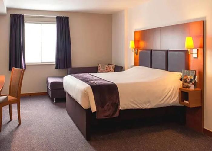 Premier Inn Swindon North