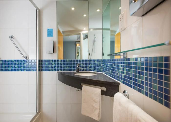 Holiday Inn Express Swindon City Centre by IHG