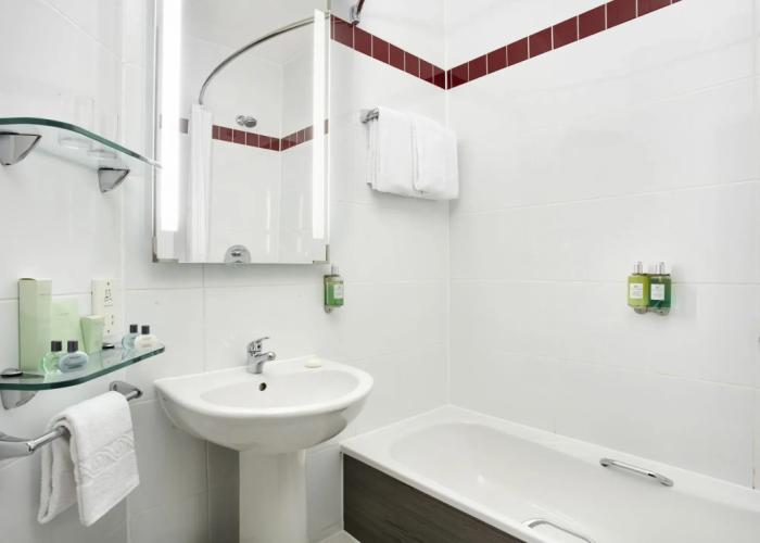 Leonardo Hotel Swindon