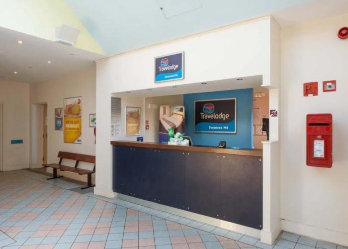 Travelodge Swansea M4
