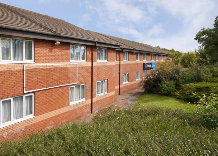 Travelodge Swansea M4