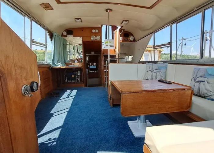 The Rose 37ft Lakeside Yacht inc Hot Tub