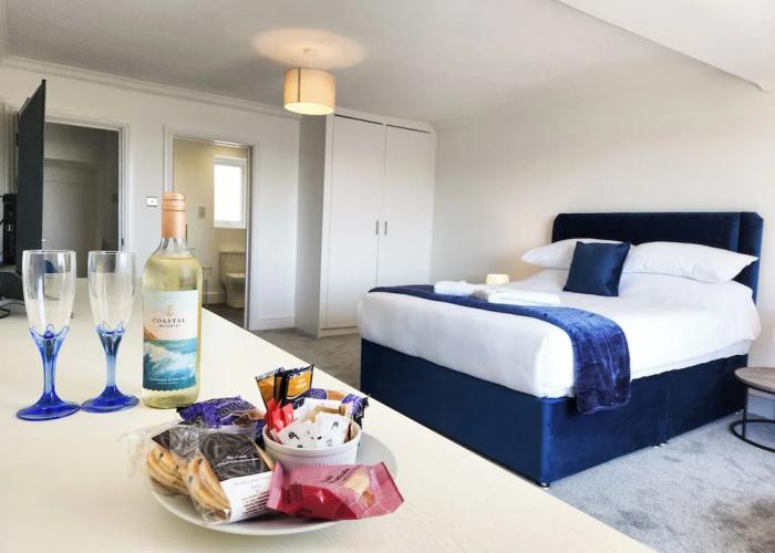 Bay View - 1 Bed Suite - Ocean Breeze