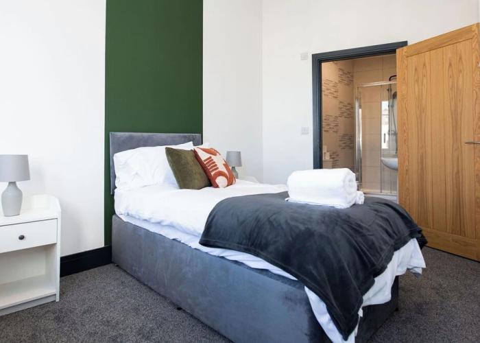 Kings Building- 2 Bed & Bathroom Flats