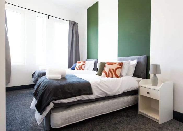 Kings Building- 2 Bed & Bathroom Flats