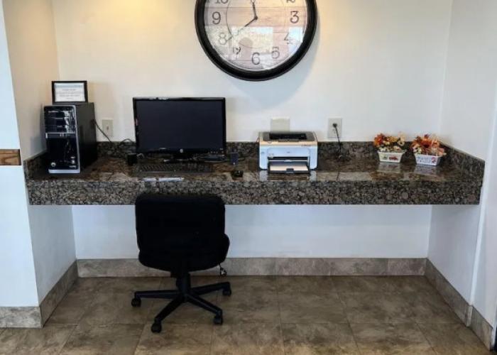 Days Inn by Wyndham Lake Point