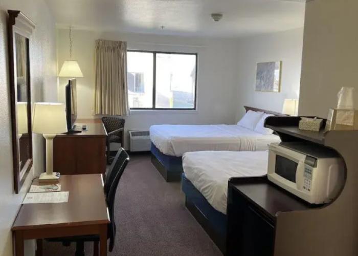 Days Inn by Wyndham Lake Point