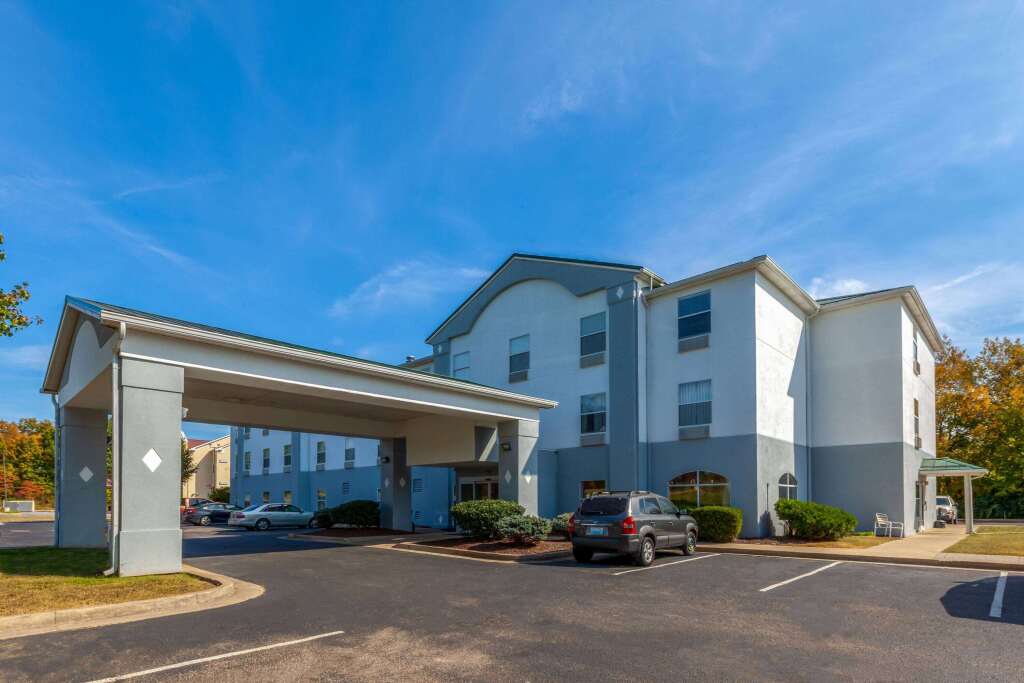 Super 8 by Wyndham La Grange KY