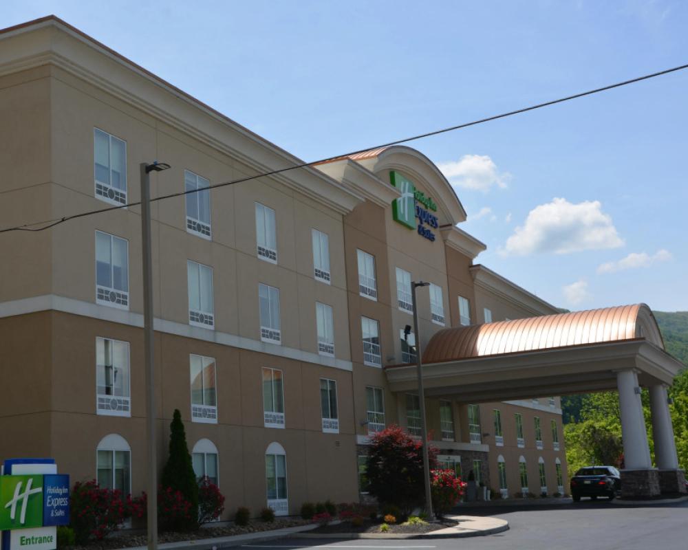 Holiday Inn Express & Suites, Caryville by IHG