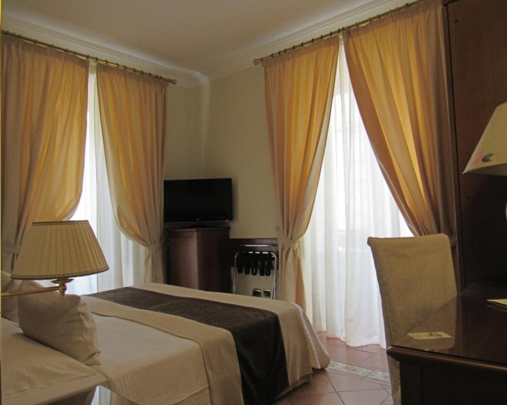 фото Akropolis Hotel