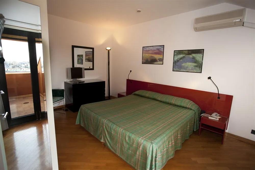 фото Hotel Europa Taranto