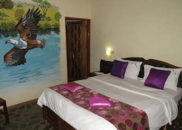 Parrot Lodge