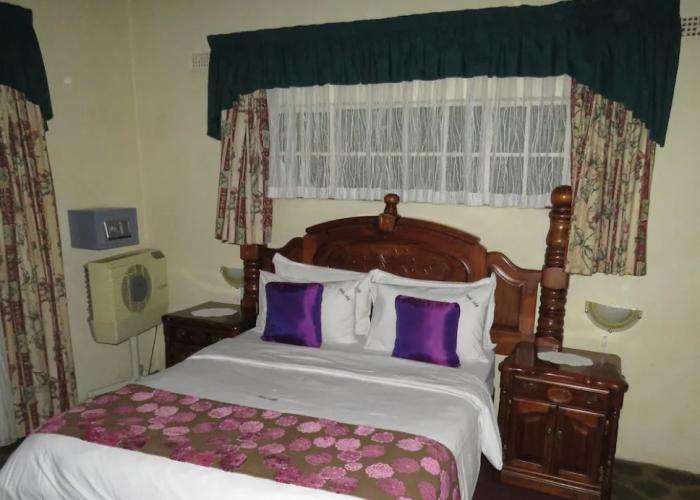 Parrot Lodge