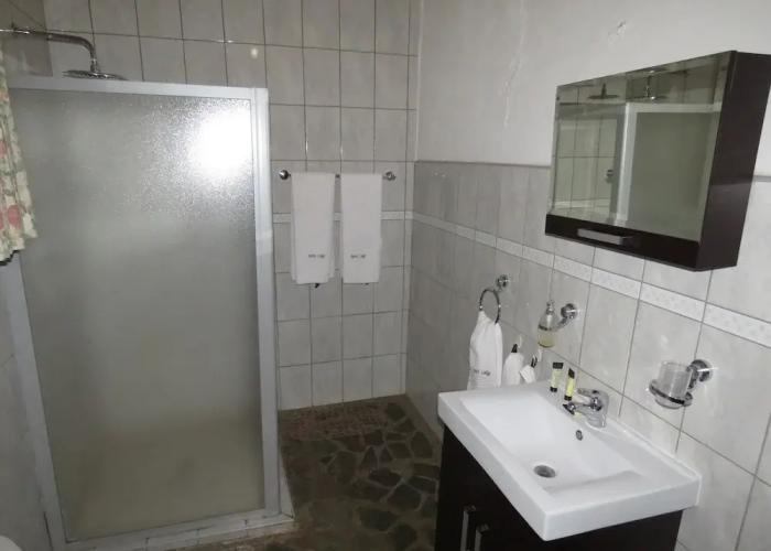 Parrot Lodge