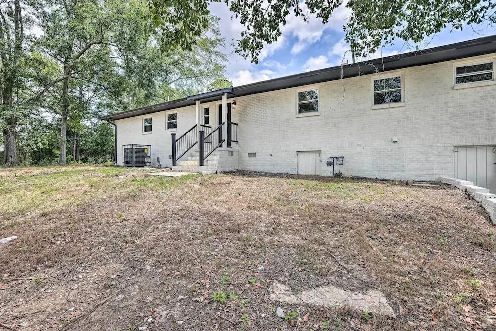 Modern, Colorful Home ~ 2 Mi to Tuskegee Uni