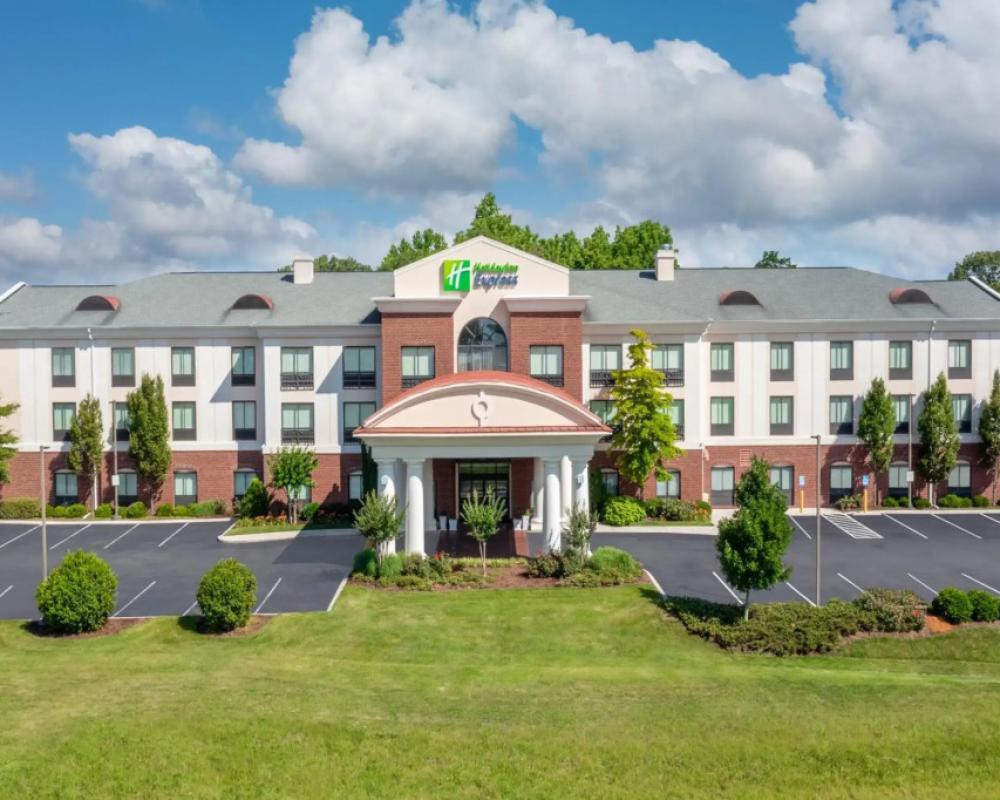 Holiday Inn Express Hotel & Suites Tullahoma by IHG