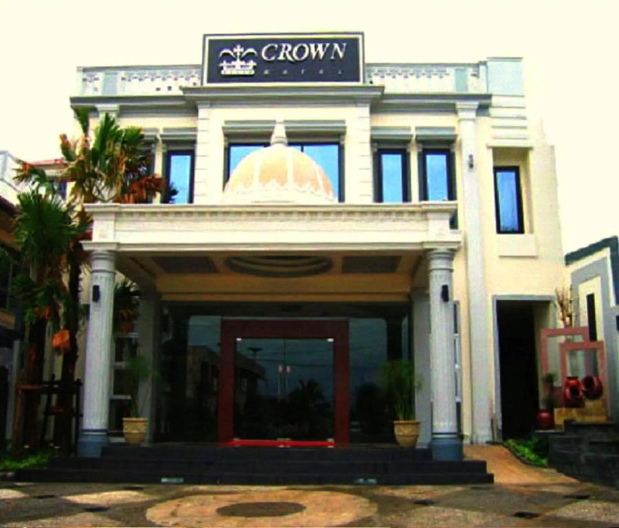 Crown Hotel