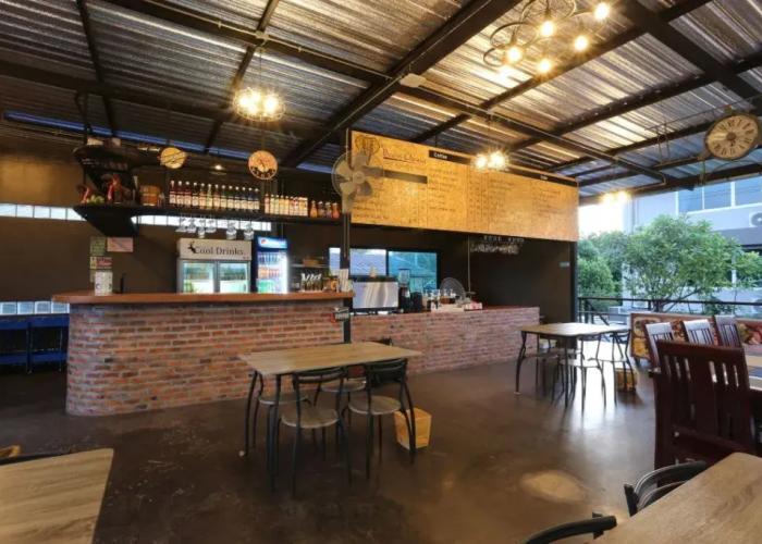 Baan Chang Hotel & Coffee House