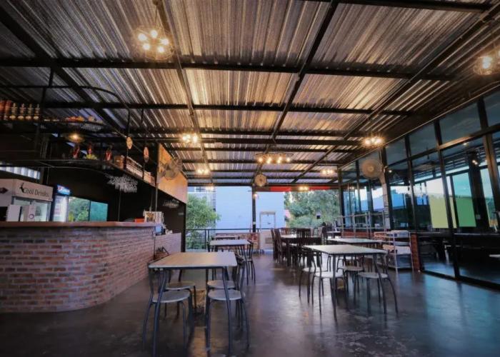 Baan Chang Hotel & Coffee House