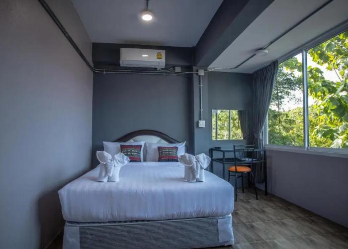 Baan Chang Hotel & Coffee House