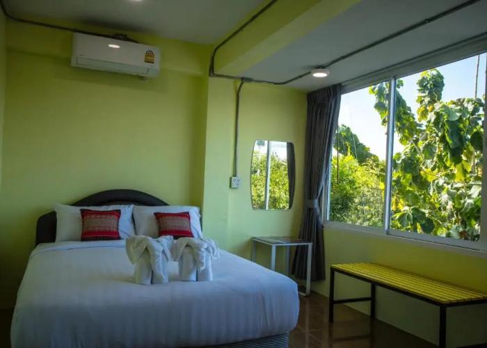 Baan Chang Hotel & Coffee House