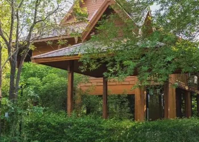 Vanasin Residence