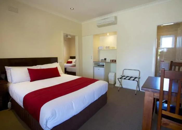 Amaroo Motel