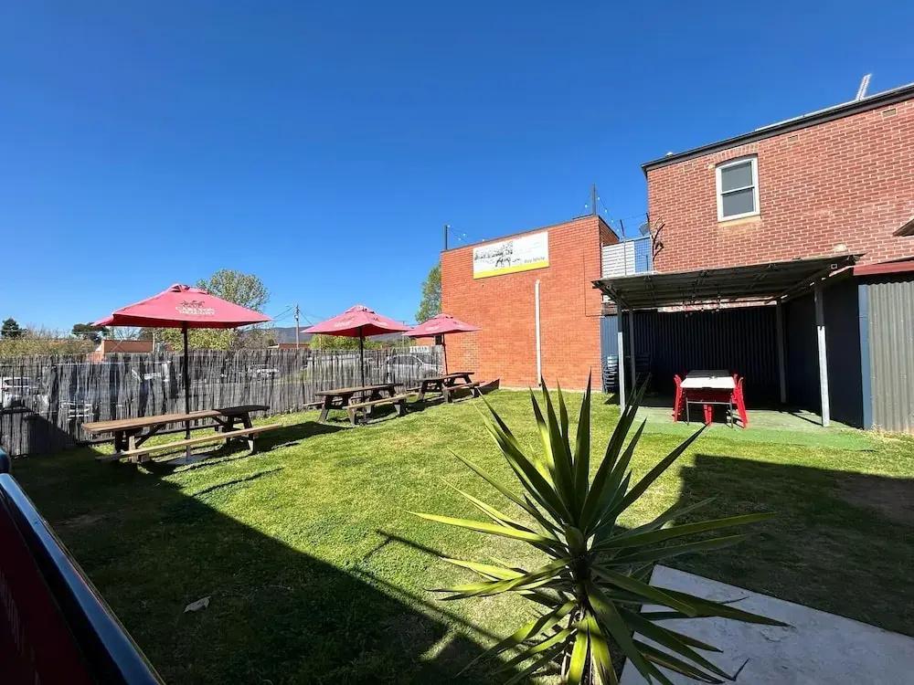 фото Woolpack Hotel Tumut