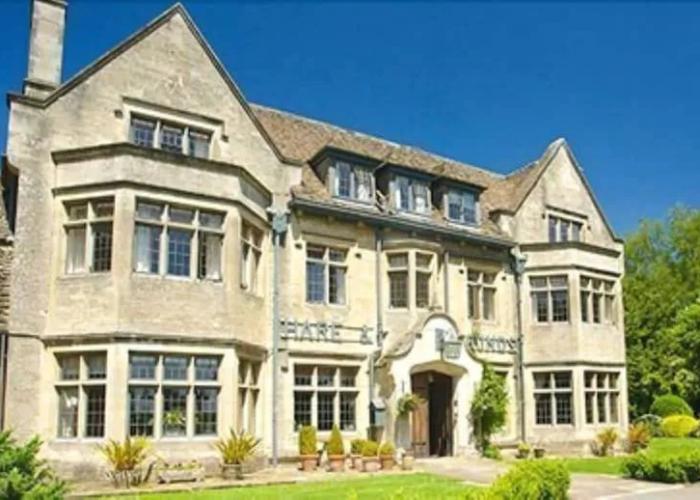 Hare And Hounds Hotel