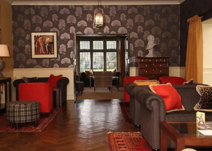 Hare And Hounds Hotel