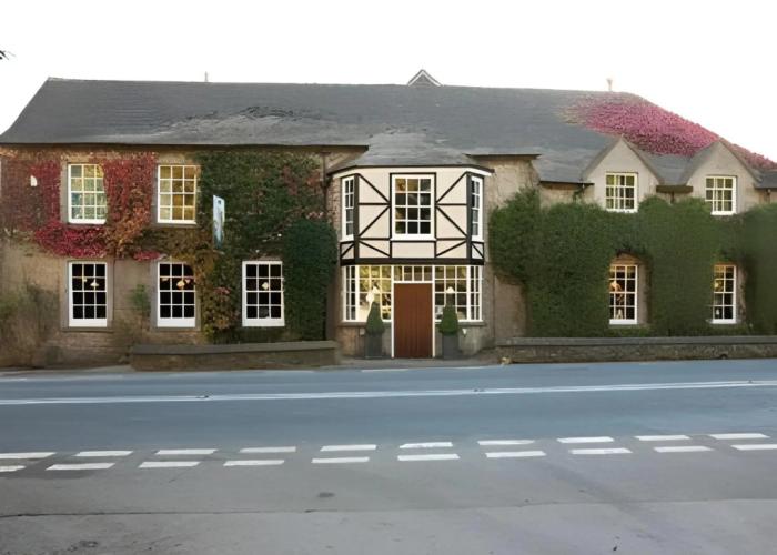 Hunters Hall Tetbury by Greene King Inns