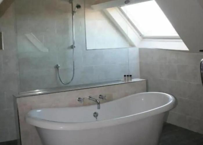 Cat and Custard Pot Inn