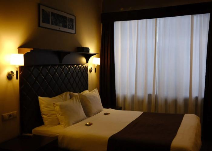 11 Hotel & Garden Hotel