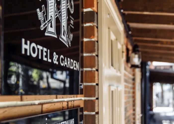 11 Hotel & Garden Hotel