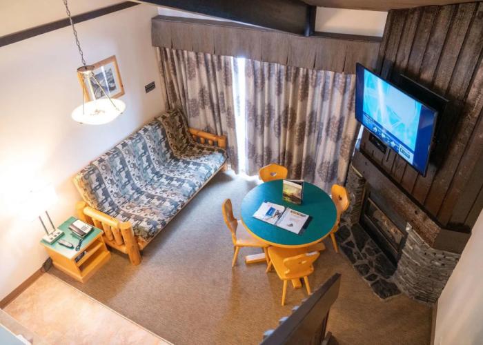 Rocky Mountain Ski Lodge