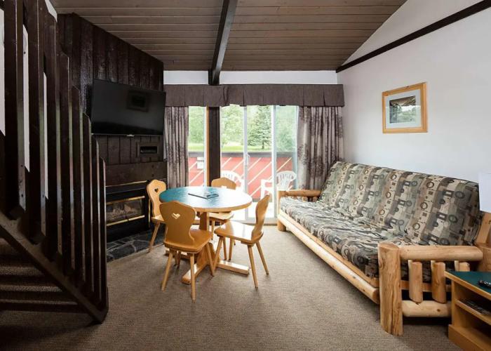 Rocky Mountain Ski Lodge