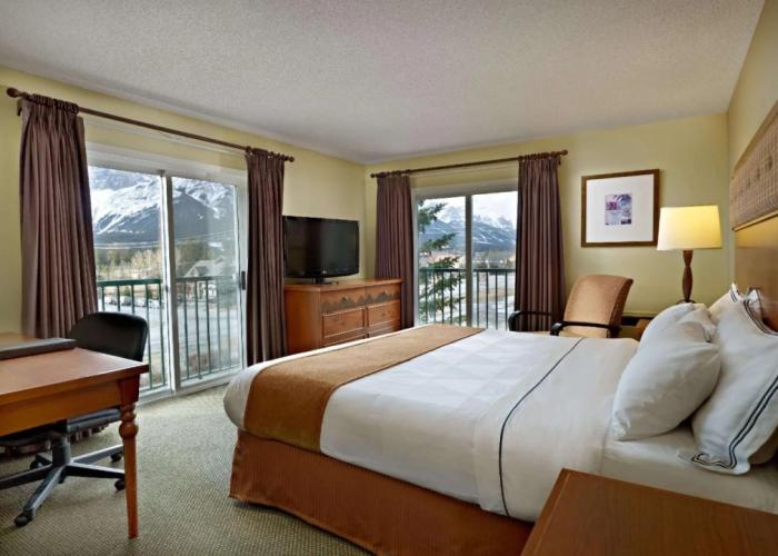 Coast Canmore Hotel & Conference Centre