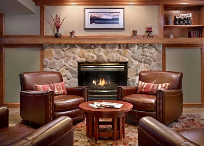 Coast Canmore Hotel & Conference Centre