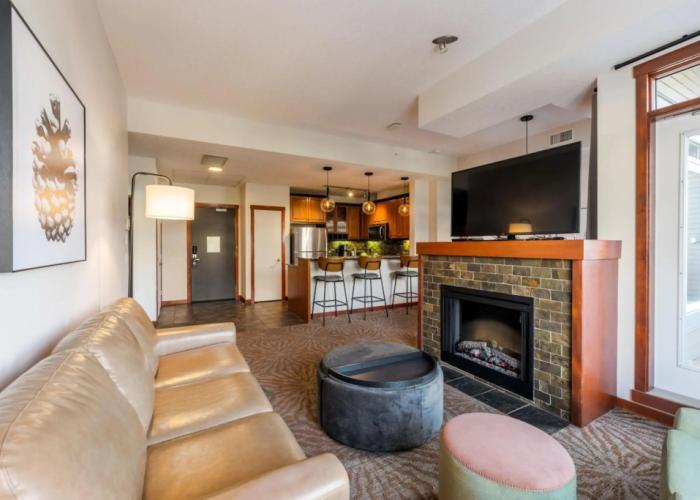 Blackstone Mountain Lodge by CLIQUE