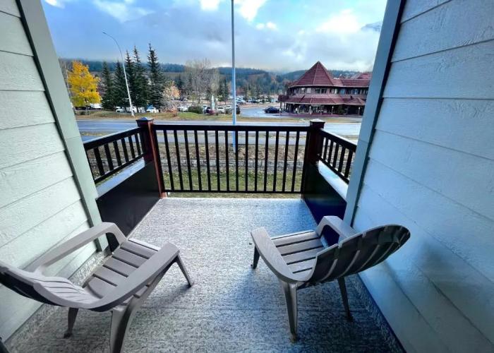 Canadian Rockies Chalets