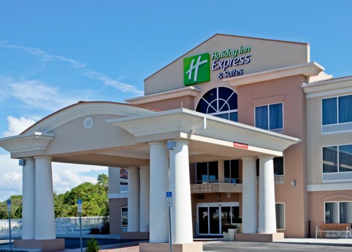 Holiday Inn Express Hotel & Suites Brooksville West by IHG