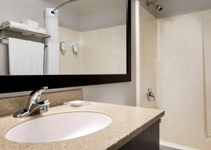 Travelodge Suites by Wyndham New Glasgow